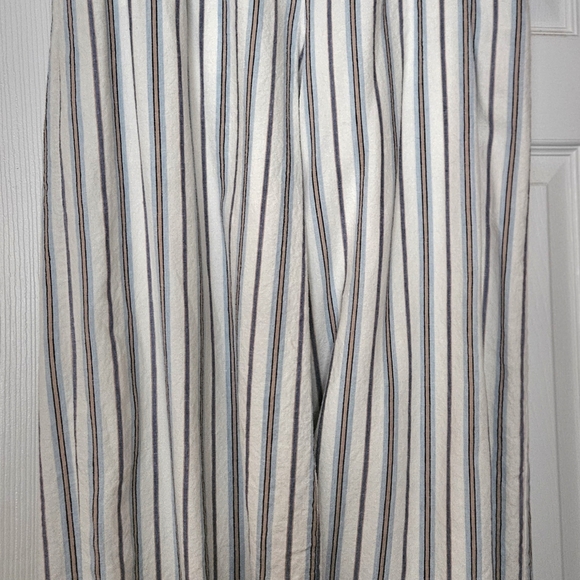 New Directions Women's Stripe Crop Pants - Picture 2 of 5
